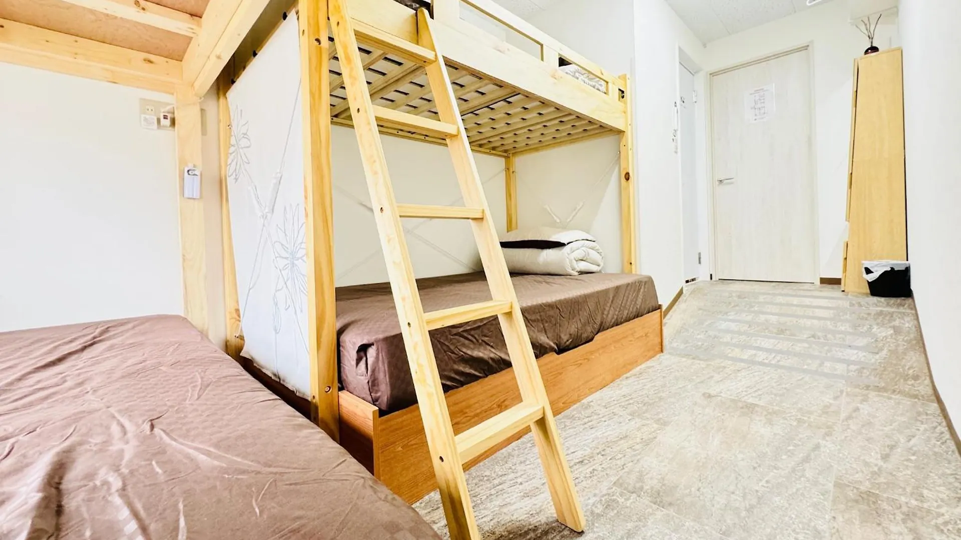 Guest House B'S Five Osaka